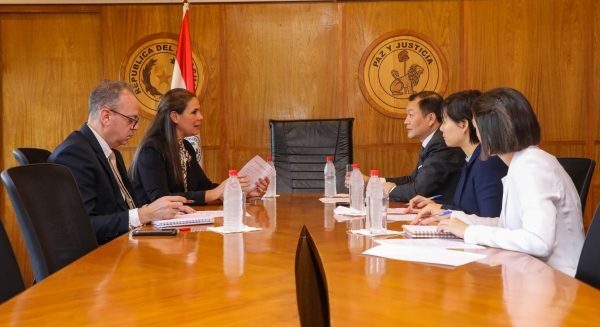 Empresas de Taiwán quieren invertir en el rubro textil y de electromovilidad - El Trueno