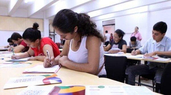 OFRECEN BECAS DE INGLÉS PARA LOS JÓVENES