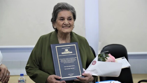 A LOS 90 AÑOS SE RECIBIÓ DE MAGÍSTER EN INVESTIGACIÓN CIENTÍFICA: “EL APRENDIZAJE NO TIENE EDAD”