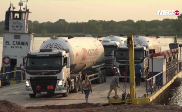 Llegaron 12 camiones con GLP que estaban retenidos en Puerto Pilcomayo - Megacadena