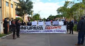 Piden medida cautelar de urgencia ante inminente desvinculación de funcionarios de la Municipalidad de Paraguarí - Nacionales - ABC Color