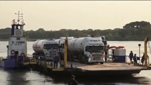 Argentina liberó 12 camiones de gas varados en Clorinda, pero siguen retenidos otros 24