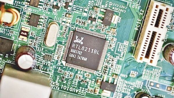 UE da luz verde a ley de chips para reducir dependencia de Asia