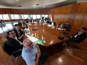 Graves denuncias contra intendente de Carapeguá “dividen” hasta a cartistas - Política - ABC Color