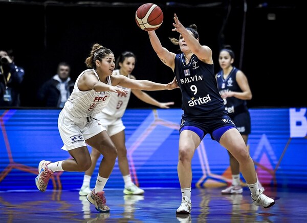 Uruguayas de Malvin sorprenden a campeonas de Félix Pérez - La Tribuna