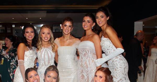 La Nación / Los vestidos más bellos del debut en el club Centenario