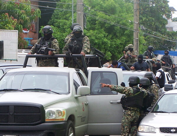 Detención de un líder criminal desata balacera y vehículos en llamas en sureste mexicano - MarketData