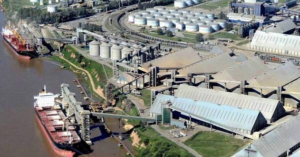 La Nación / Industria aceitera argentina pidió cesar cobro de peaje en hidrovía