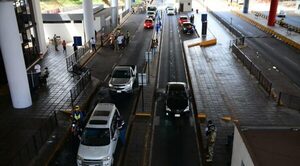 Ingreso ilegal de mercaderías por coima: acusan militar y a funcionarios de Aduanas