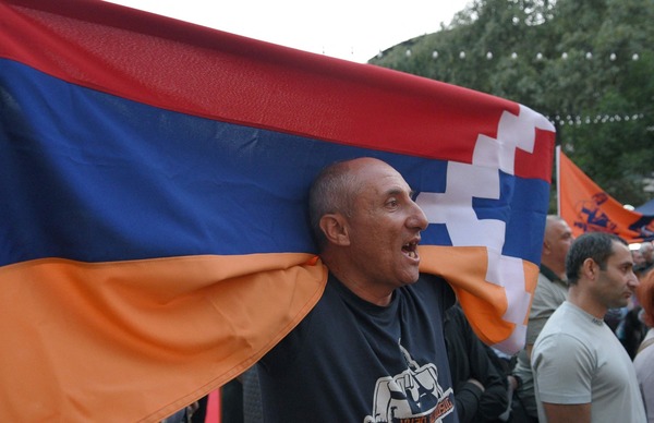 Separatistas proarmenios deponen las armas | 1000 Noticias