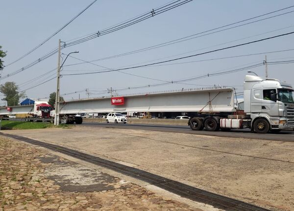 Puente de la Bioceánica: llegaron las primeras vigas prefabricadas | 1000 Noticias