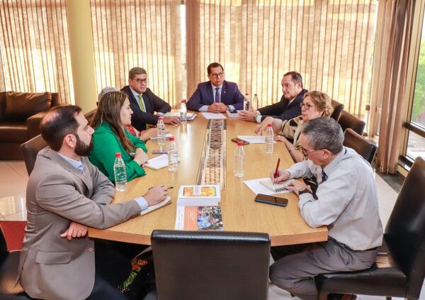 ORGANIZACIÓN SEGUIRÁ COOPERANDO CON EL MDS PARA PROMOVER INCLUSIÓN ECONÓMICA