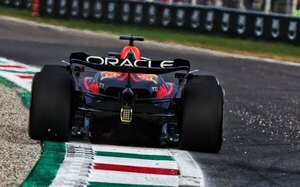 Versus / Verstappen se olvida de Singapur con la pole en GP de Japón