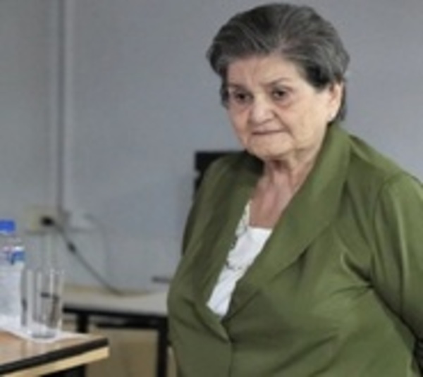 Mujer defendió su tesis de maestría a los 90 años, ¡Todo un ejemplo! - Paraguay.com