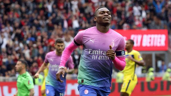 Leao da la victoria al Milan