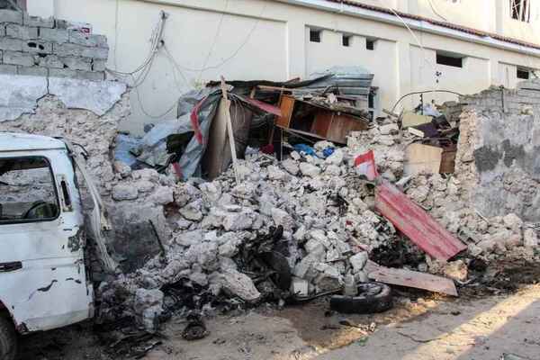 Atentado suicida arroja 13 muertos y unos 20 heridos en Somalia