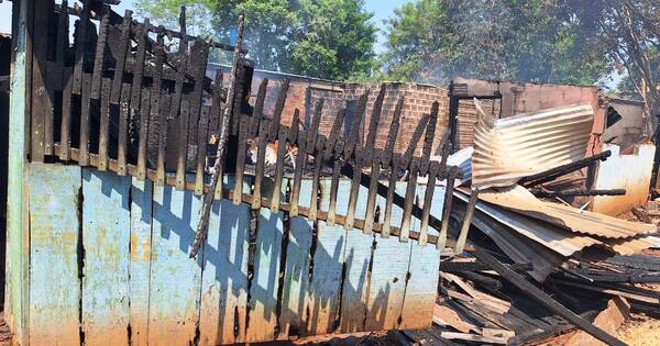 La Nación / Una casa fue consumida por el fuego a raíz de una fuga de gas de cocina