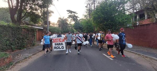 Diario HOY | Familiares y amigos marchan por Rolo, joven fallecido en complejo deportivo
