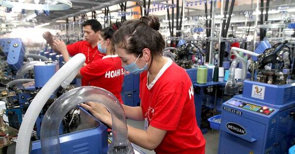 La Nación / O Globo pone en relieve proyecto sobre empleos de Peña