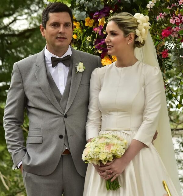 Pamela Stanley Vely y Daniel Urbieta Domínguez contrajeron matrimonio - Sociales - ABC Color