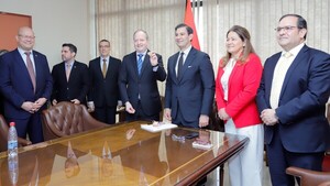 Se reacomoda el liderazgo interno y se coquetea con FR