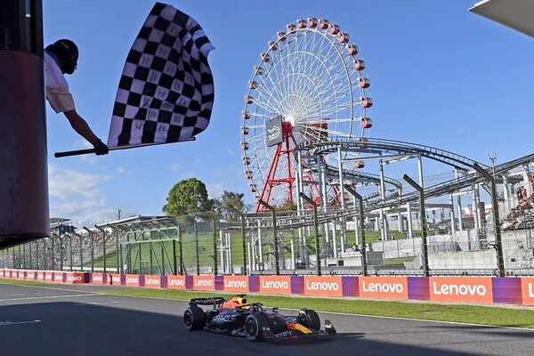 Verstappen vuelve a arrasar y acaricia su tercer título - Automovilismo - ABC Color