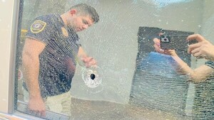 Desconocidos disparan contra camioneta de cambista en Villa Morra