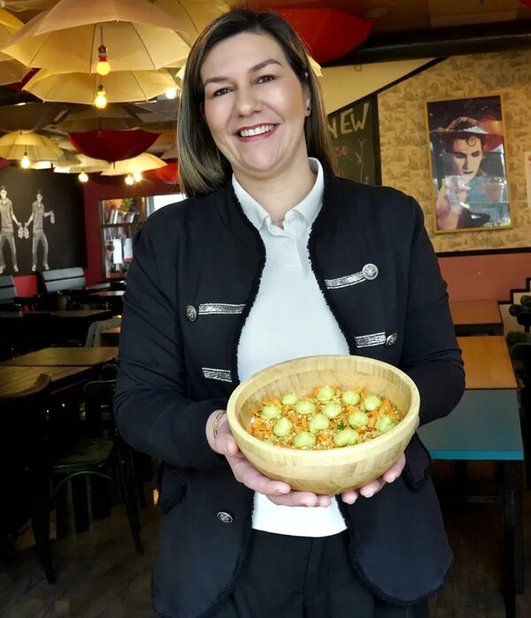 Rocío Martínez, la paraguaya que tiene un exitoso restó de comida asiática en pleno corazón de Barcelona - Gente - ABC Color