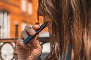 Senado brasileño analiza legalización de cigarrillos electrónicos