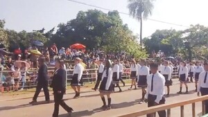 Tras desfile, MEC pide no exponerse al calor