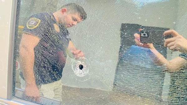 Camioneta de cambista fue atacada a balazos - Noticias Paraguay