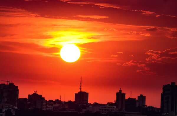 Ola de calor: 15 localidades batieron récords de temperatura máxima - Unicanal