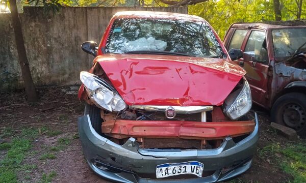 Conductor borracho choca vehículo estacionado en Franco