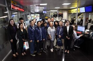 Ocho maestros voluntarios de la Koica, visitaron ABC - Nacionales - ABC Color