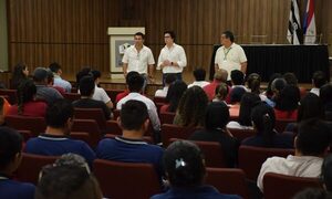 Torres conformó su gabinete y coordinó labores con funcionarios
