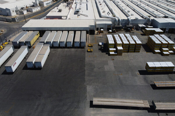 Crisis migratoria en la frontera norte de México detiene las primeras plantas industriales - MarketData