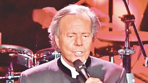 Julio Iglesias, ícono de la música, cumple 80 años