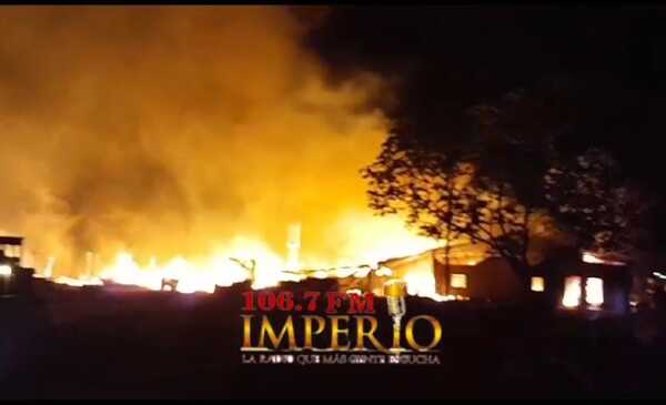 Se incendia propiedad de un aserradero en el barrio María Victoria - Radio Imperio 106.7 FM
