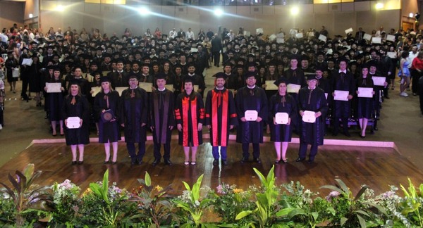 Se graduaron 219 profesionales agrarios de la UNA