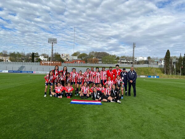 La Albirroja femenina Sub 19, vicecampeona en Uruguay.