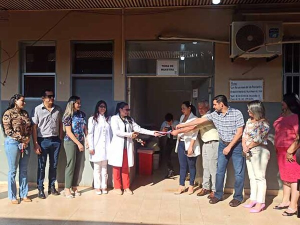 Nelson Cano habilita mejoras en laboratorio y farmacia del Hospital Distrital de Hernandarias | DIARIO PRIMERA PLANA