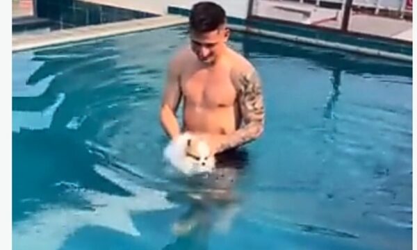 (VIDEO)Hinchas se burlan de Guille Paiva por bajo rendimiento en la cancha