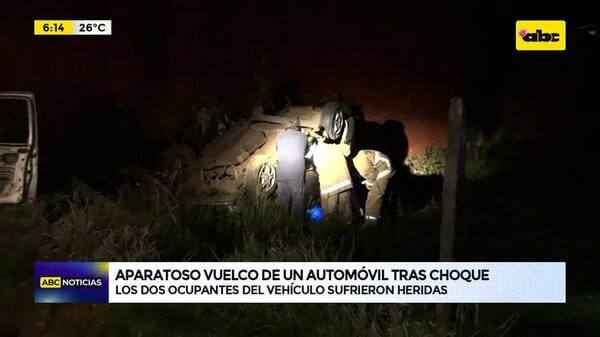Video: Aparatoso vuelco de un automóvil tras choque - ABC Noticias - ABC Color