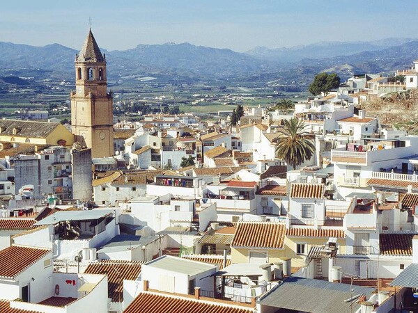 Málaga: Detienen a un sacerdote por supuestamente agredir sexualmente a cuatro mujeres - Unicanal