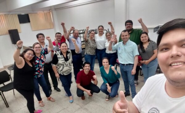La UNE en paro total y caravana para exigir mayor presupuesto