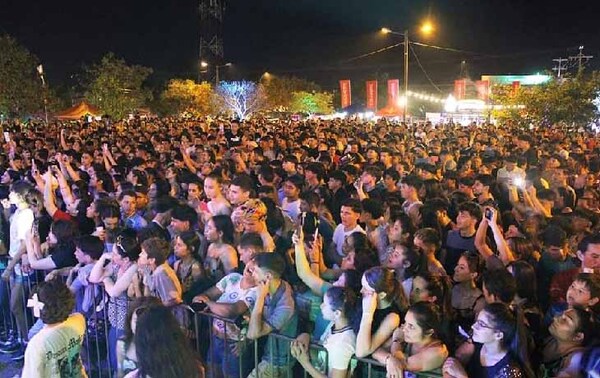 Jóvenes vibraron durante festival en Coronel Oviedo – Prensa 5