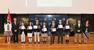 BCP premió a los jóvenes ganadores del VI Concurso Banca Central