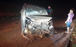 Conductor quedó herido tras volcar su furgón