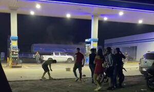 (VIDEO) Abren sumario contra policía tatacho que atacó a joven con su arma reglamentaria