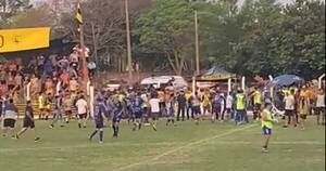 La Nación / Agreden a cuatro árbitros por anular un gol en cancha de Coronel Bogado